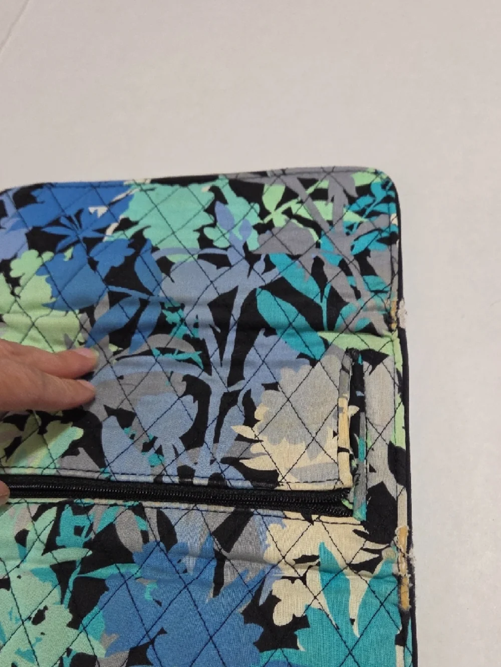 Vera Bradley Blue Teal Floral Quilted Wallet - Picture 4 of 4